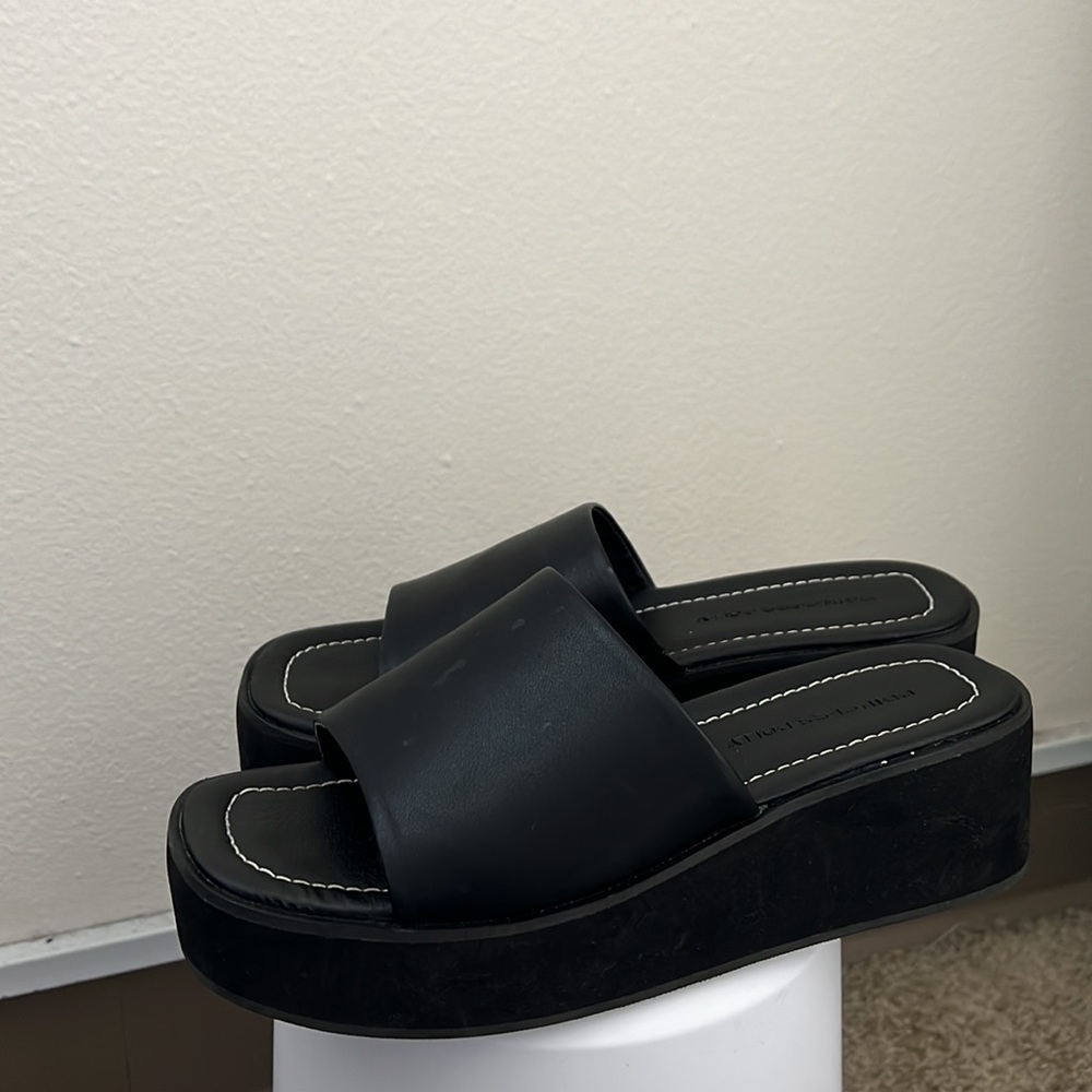 Platform black sandals